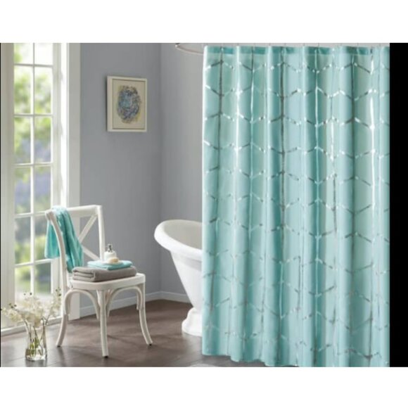 Intelligent Design Raina Metallic Printed FabrShower Curtain, 72" x 72" Aqua New - Picture 1 of 7